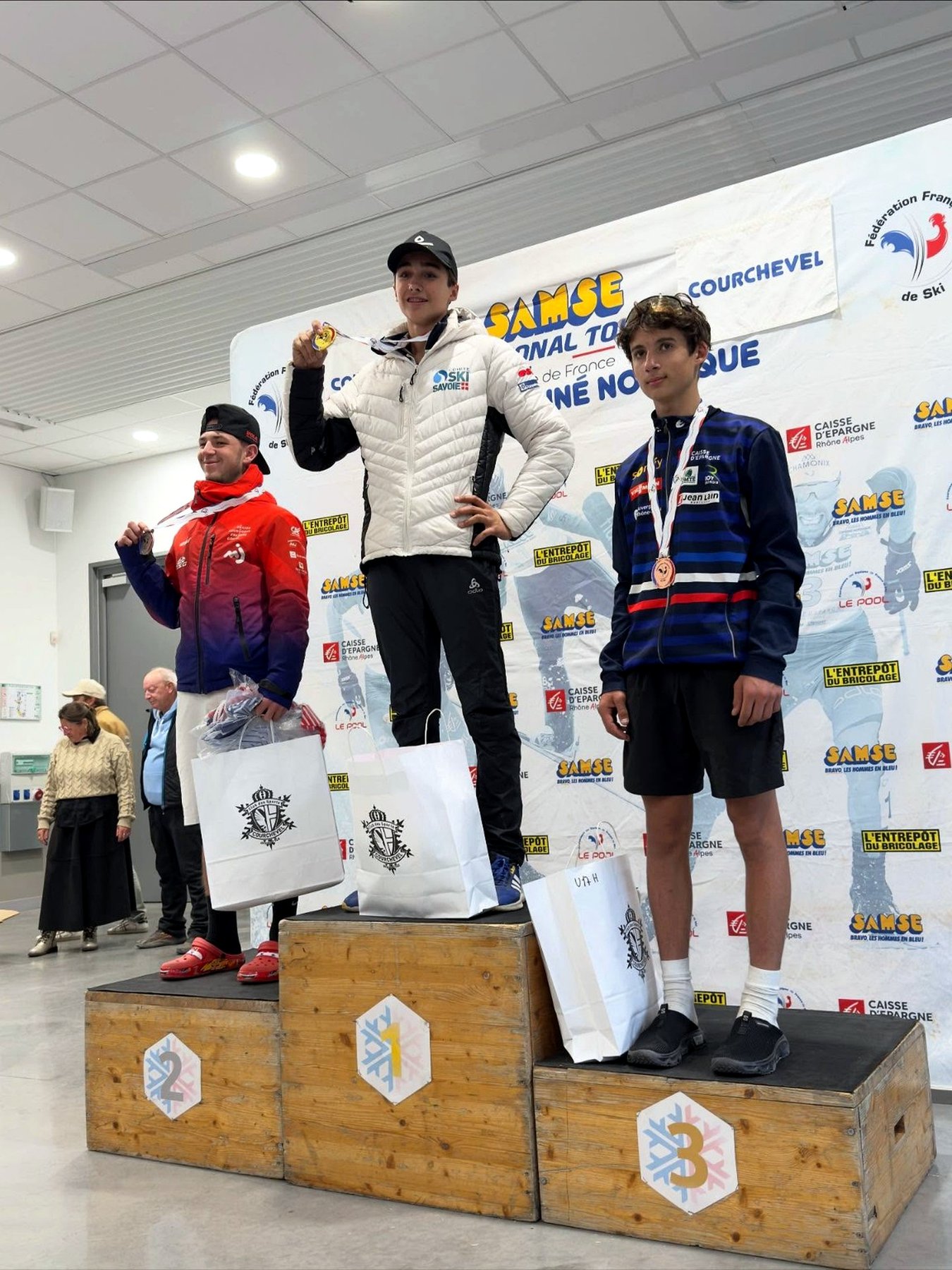 Lorenzo Mugnier Cava sur le podium